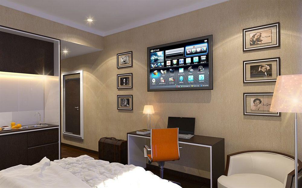 Bonapart Hotel By Uhm Kiev Bagian luar foto