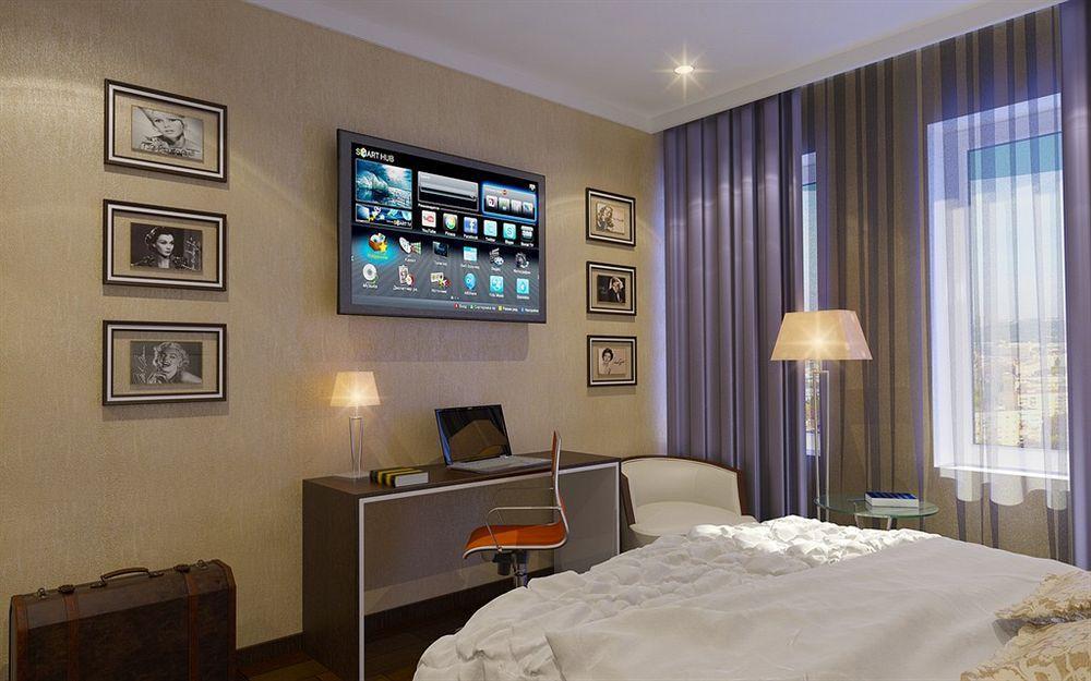 Bonapart Hotel By Uhm Kiev Bagian luar foto