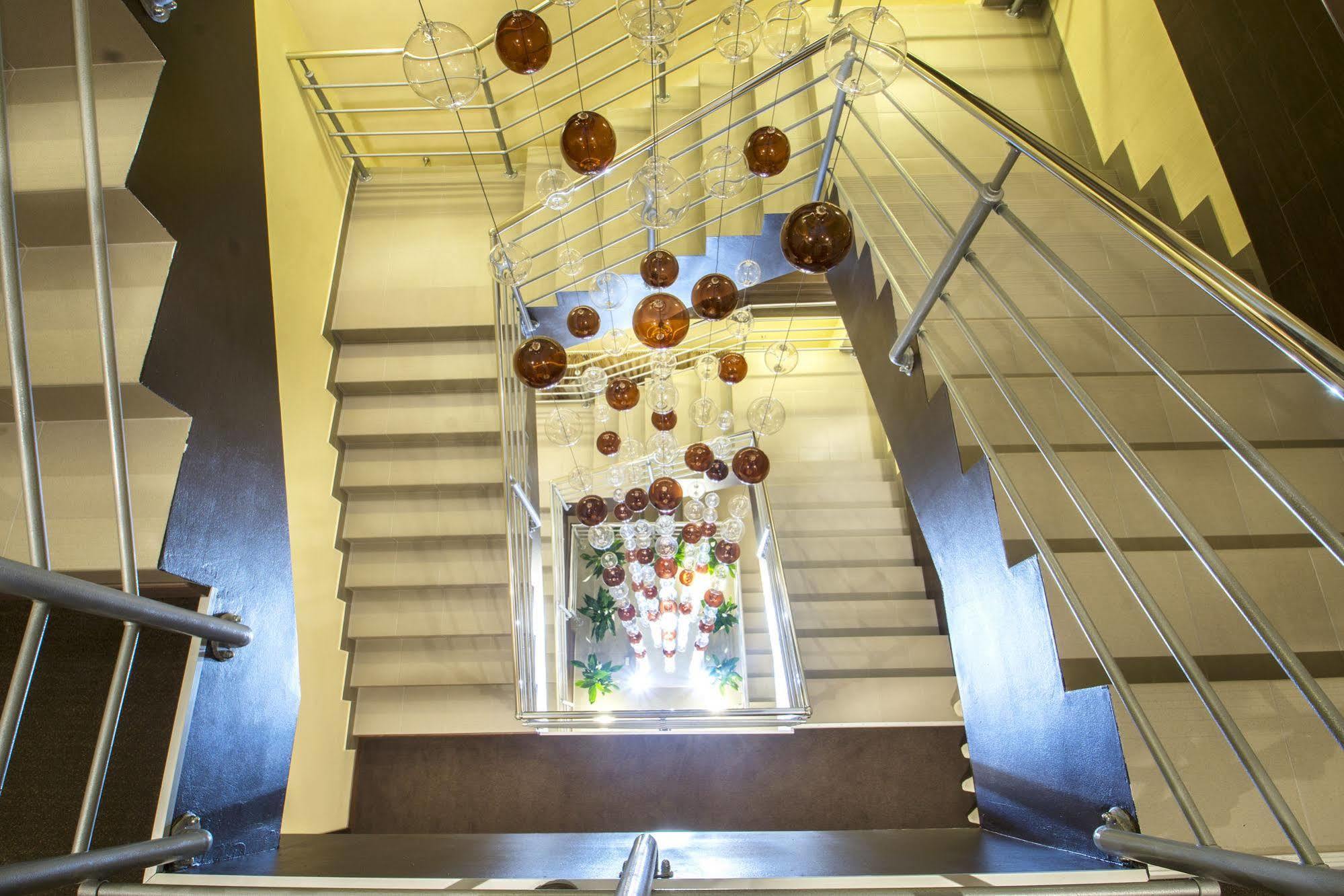 Bonapart Hotel By Uhm Kiev Bagian luar foto